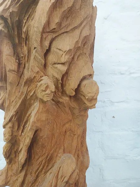 Drifting up — Ansicht 12, Holzskulptur von Stefan Seitz