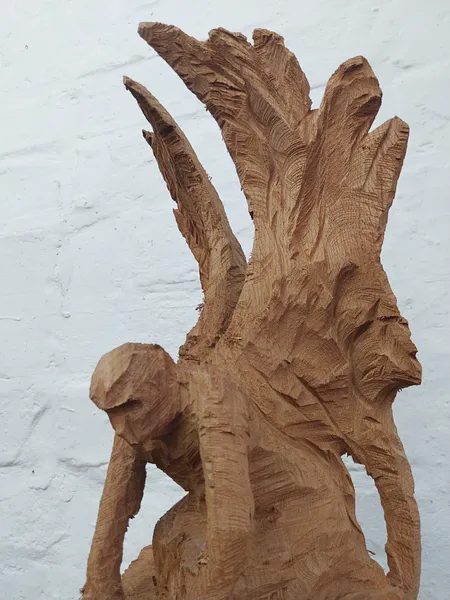 Like to fly — Ansicht 15, Holzskulptur von Stefan Seitz