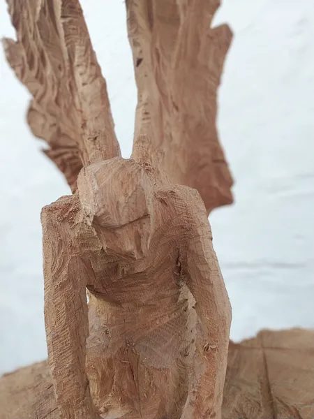 Like to fly — Ansicht 16, Holzskulptur von Stefan Seitz