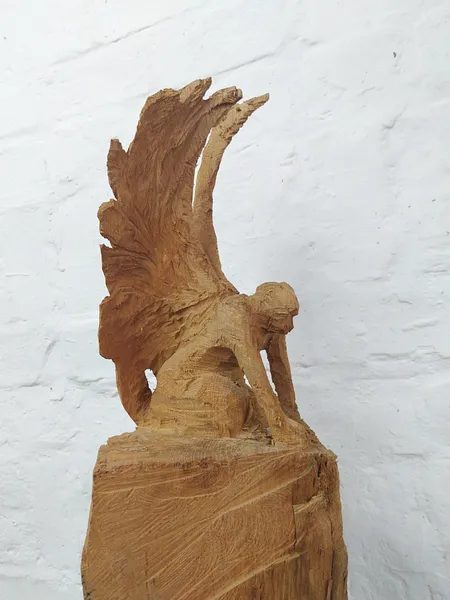 Like to fly — Ansicht 6, Holzskulptur von Stefan Seitz