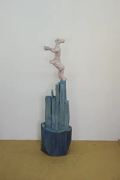 Linda — Ansicht 4, Holzskulptur von Stefan Seitz