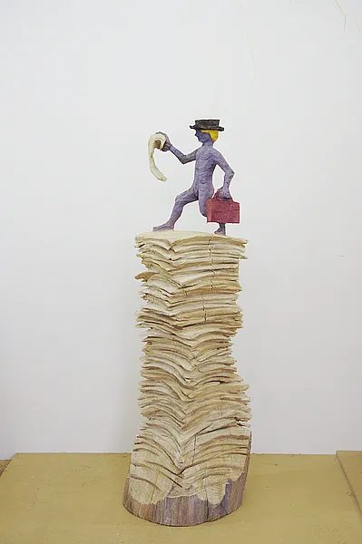 Paperman — Vista 5, escultura en madera de Stefan Seitz
