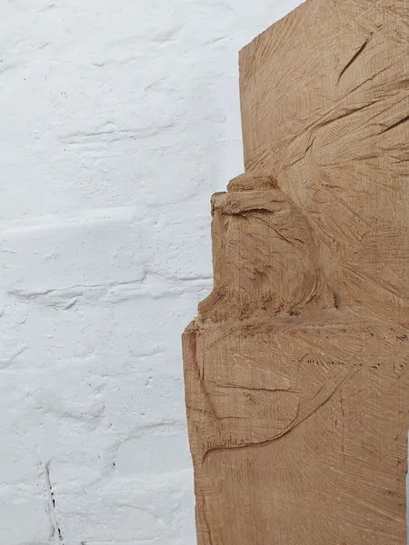 shy. — Vista 4, escultura en madera de Stefan Seitz