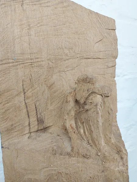 shy. — Vista 9, escultura en madera de Stefan Seitz