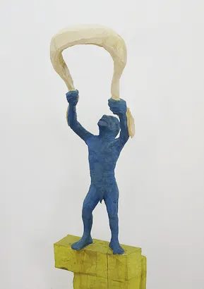 Sigi — View 5, wooden sculpture by Stefan Seitz