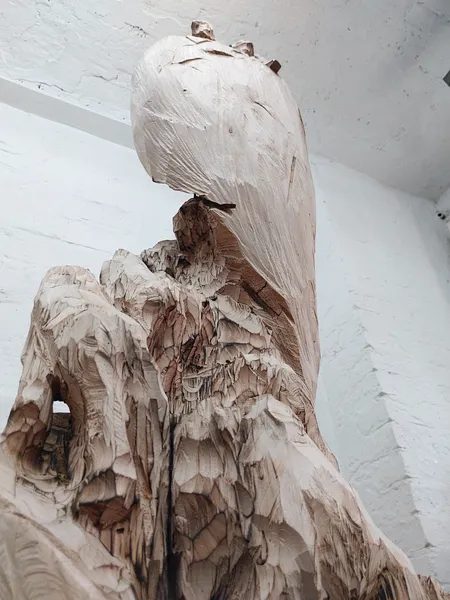 Strömungen — Ansicht 2, Holzskulptur von Stefan Seitz