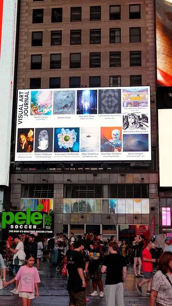 Fifteen seconds at Times Square